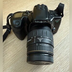 Minolta Maxxum 430si RZ 35mm SLR Film Camera Quantaray 28-90mm Lens and Kit